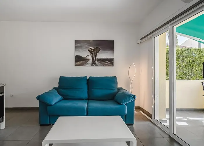 Aircon River Style Pool In 200m Mareverde شقة