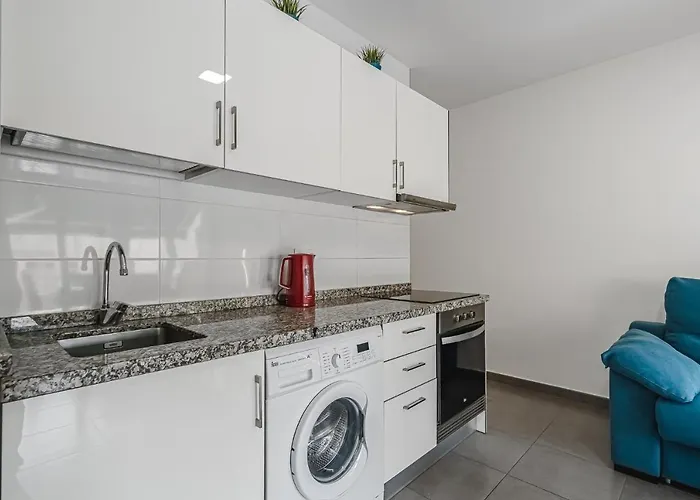 Aircon River Style Pool In 200m Mareverde