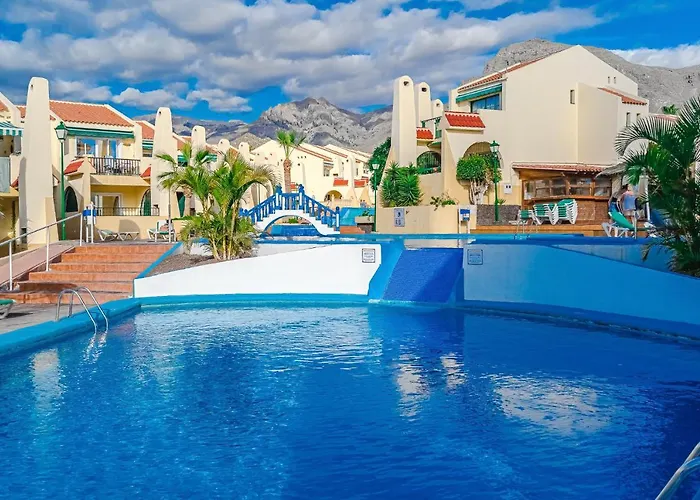 Aircon River Style Pool In 200m Mareverde