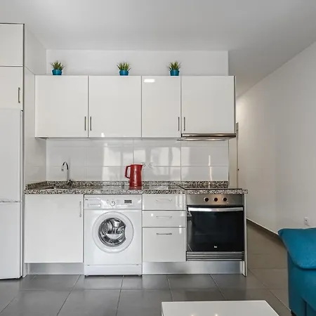 Aircon River Style Pool In 200m Mareverde